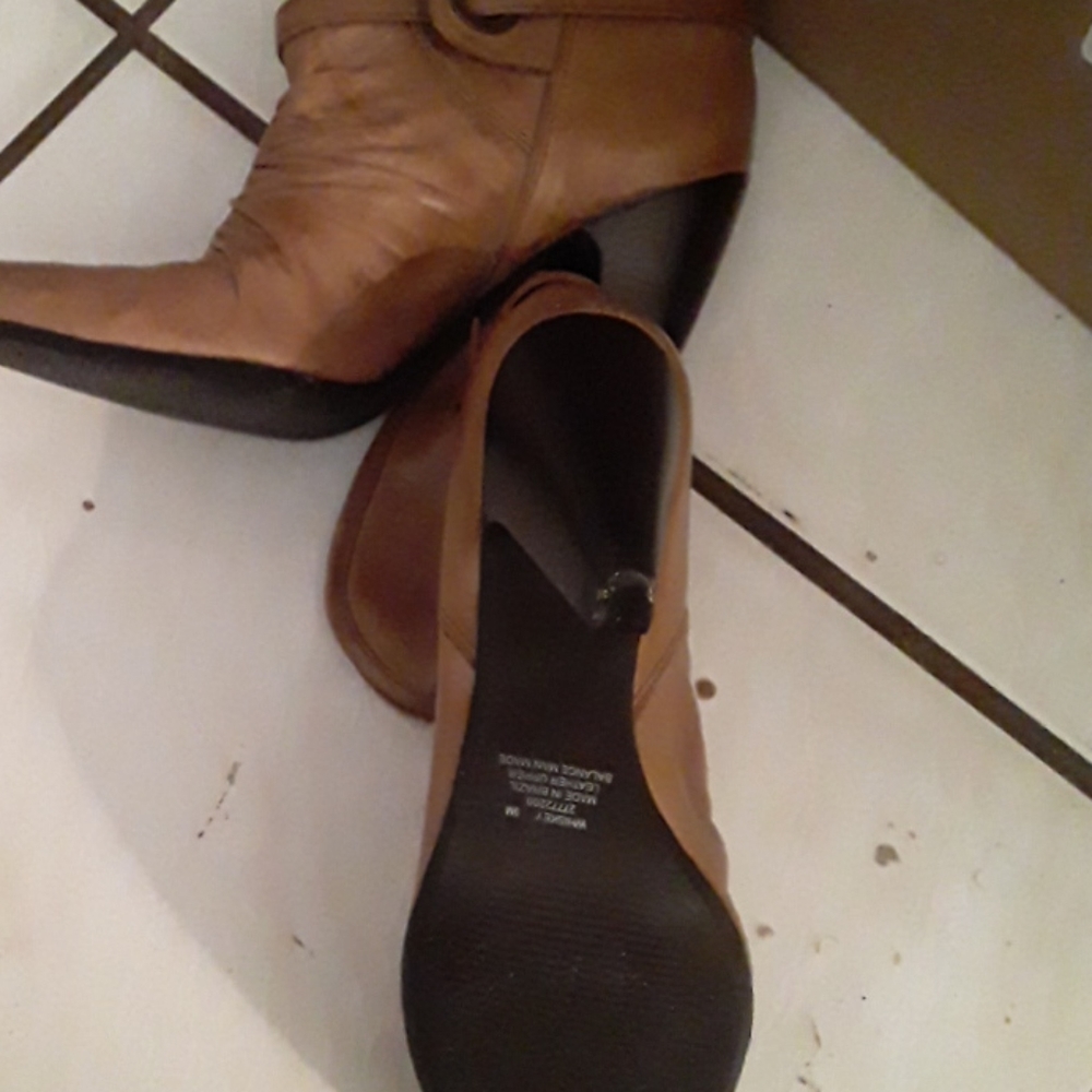 Carlos Boots - Picture 7 of 8